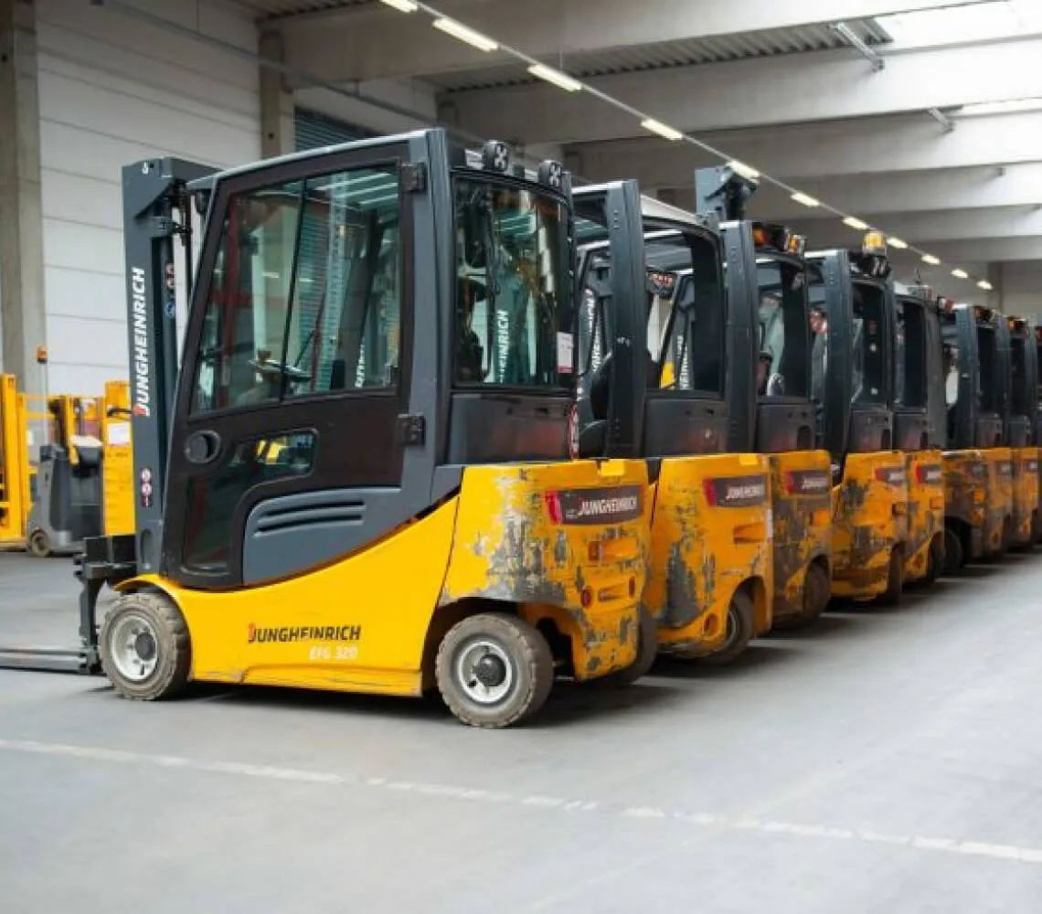 rental trucks service